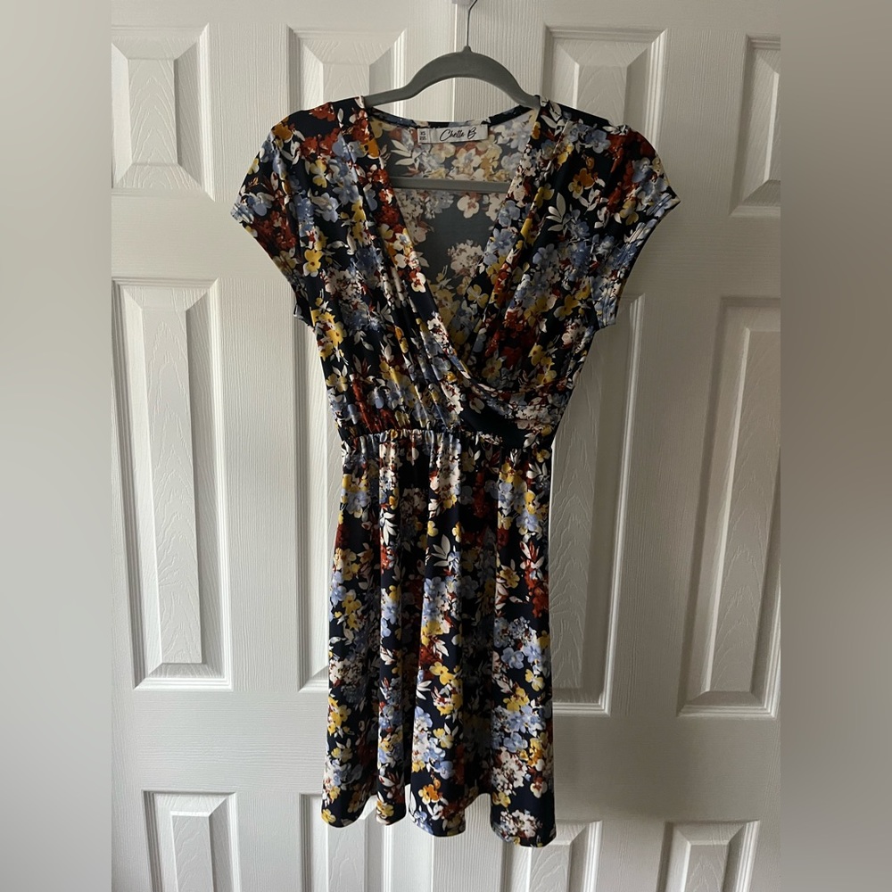 Women’s very cute multicolor dress, size xs